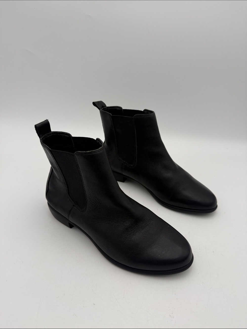 Vintage AEROSOLES Black Chukka Boots women 6.5 leather upper casual office retro